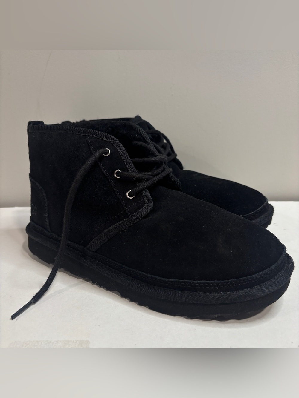 UGG Australia Neumel Chukka Suede Shearling Lined Big Kids Boots 1017320K-BLK 5